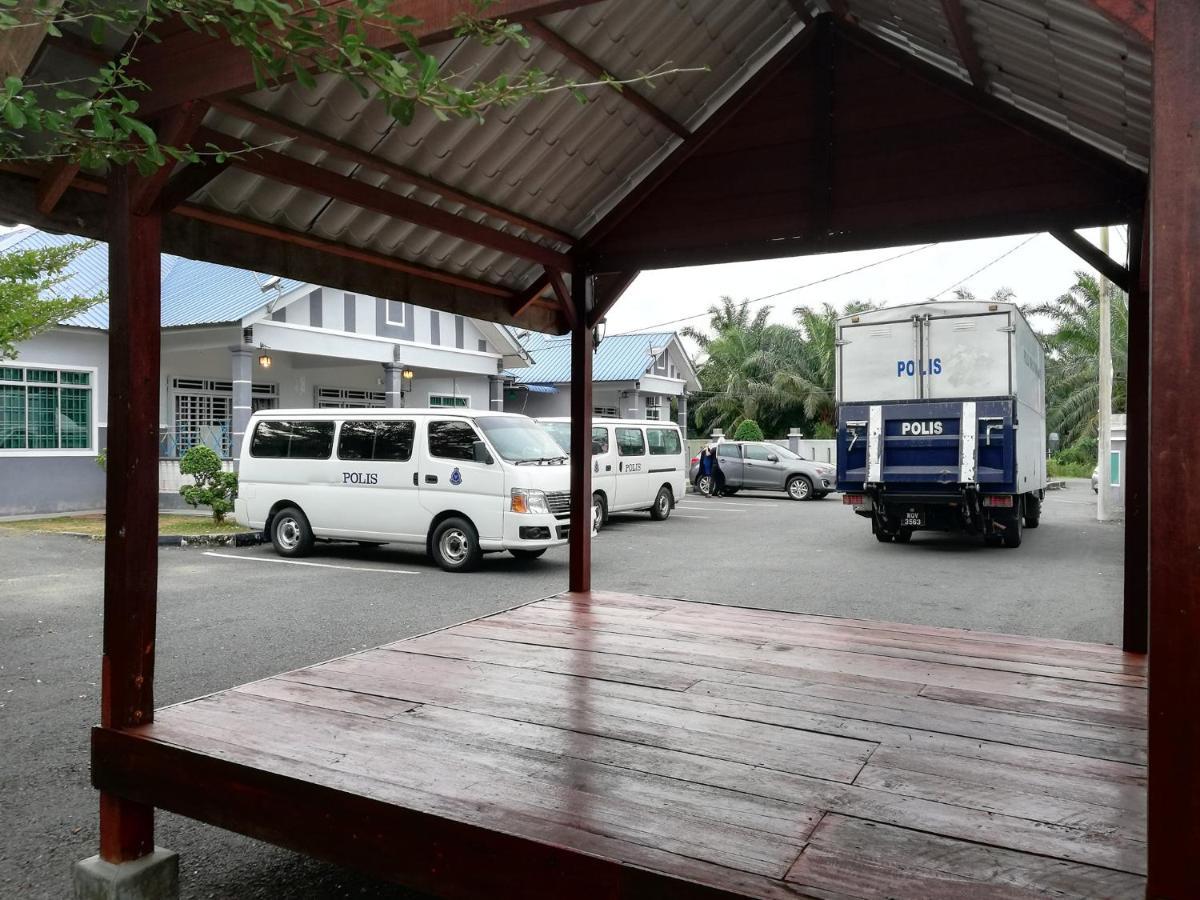 Homestay Hj Esmon Parit Raja Uthm Batu Pahat Buitenkant foto
