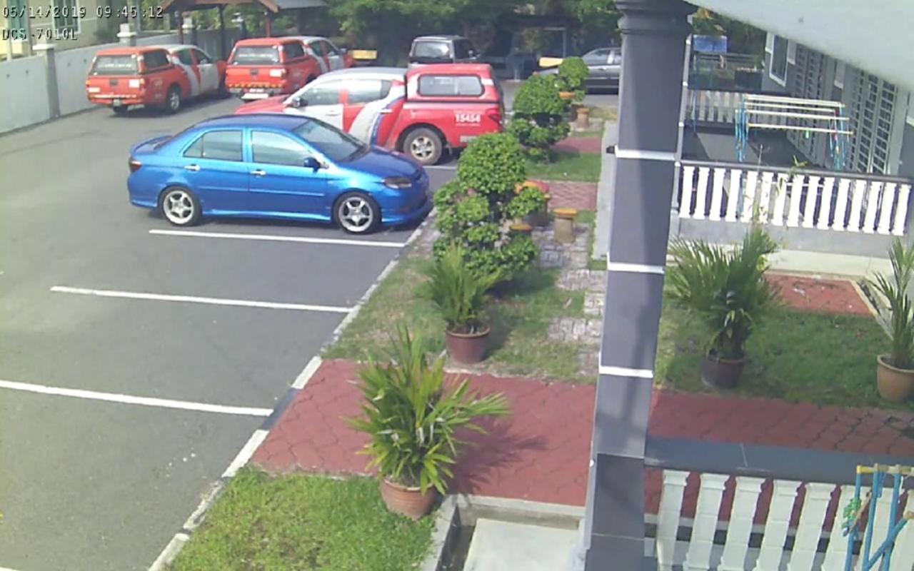 Homestay Hj Esmon Parit Raja Uthm Batu Pahat Buitenkant foto